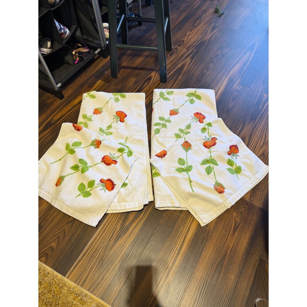 Christian Dior Wamsutta Heritage Two Bath Towels & Two Hand Towels